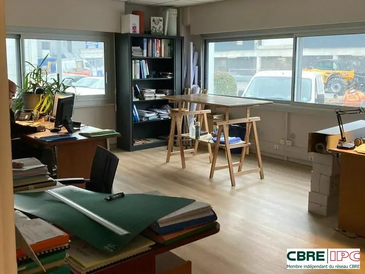 LOCATION - REF : 8175FD