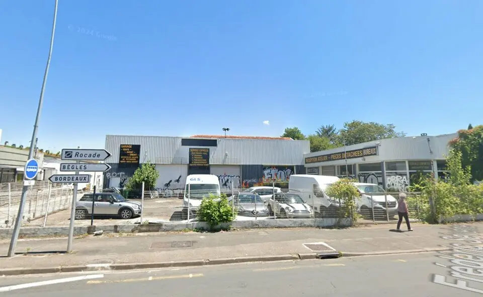A louer Local commercial  391m² Bègles