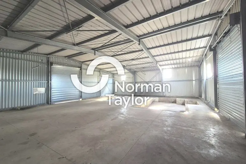 A louer Locaux d'activité 320m² Vendres