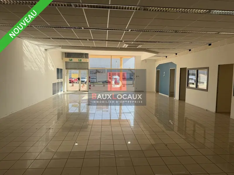 A louer Local commercial  472m² Avignon