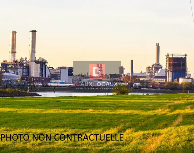 A LA VENTE UN TERRAIN DE 10 291 M² SUR LA COMMUNE DE VEDENE