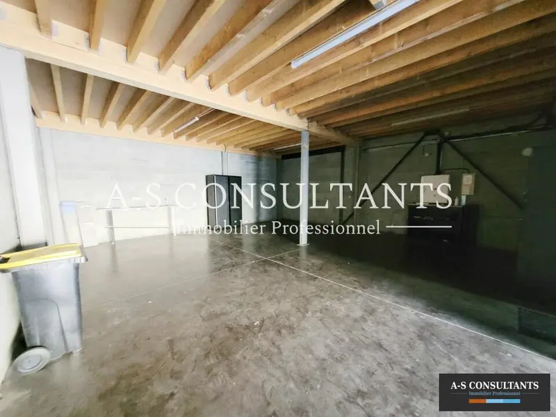 A louer Locaux d'activité 220m² Vénissieux