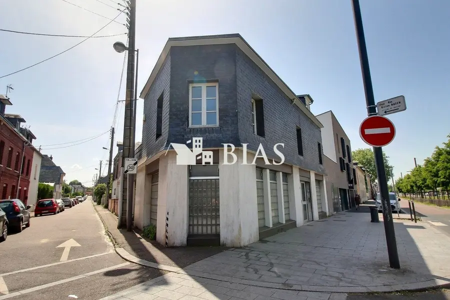 LOCAL PROFESSIONNEL 285m2