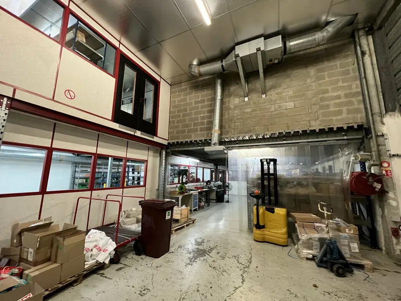 Entrepôt / Activité à vendre - Ferrières-En-Brie (77164) - 739 m²