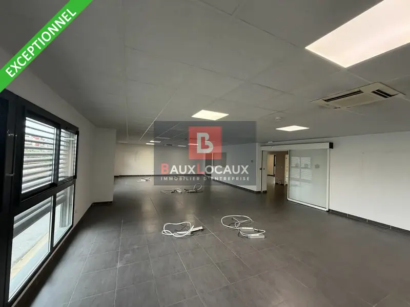 Entrepôt / Activité à louer - Nîmes (30900) - 900 m² - 6 900 €/mois