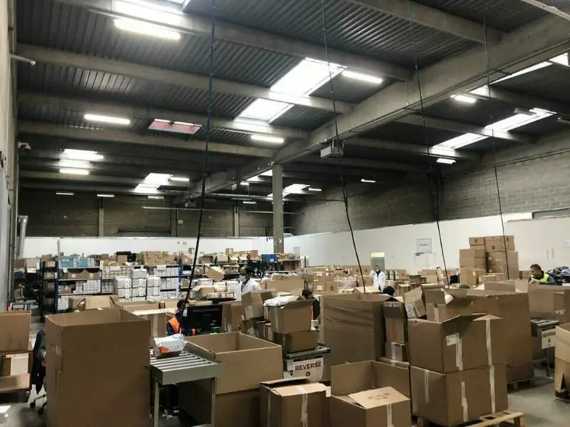 LOCAL D'ACTIVITES AVEC QUAIS DE DECHARGEMENT