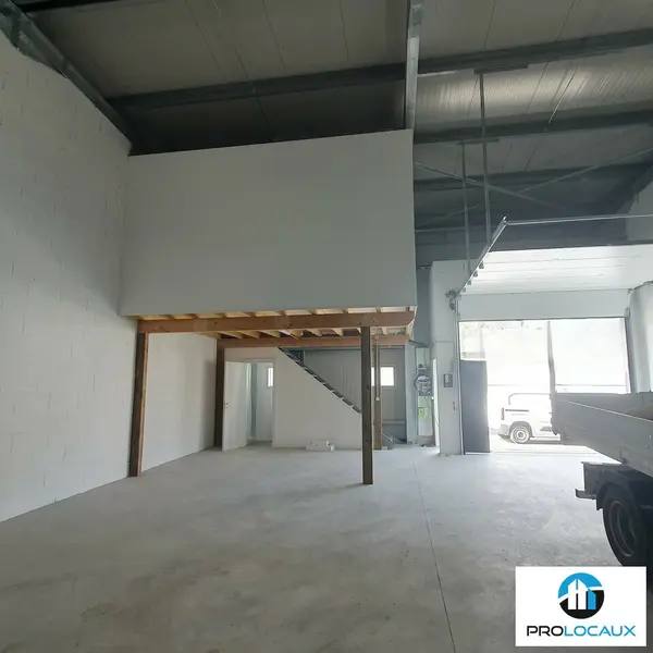 Entrepôt / Activité à louer - Veurey-Voroize (38113) - 148 m² - 1 700 €/mois