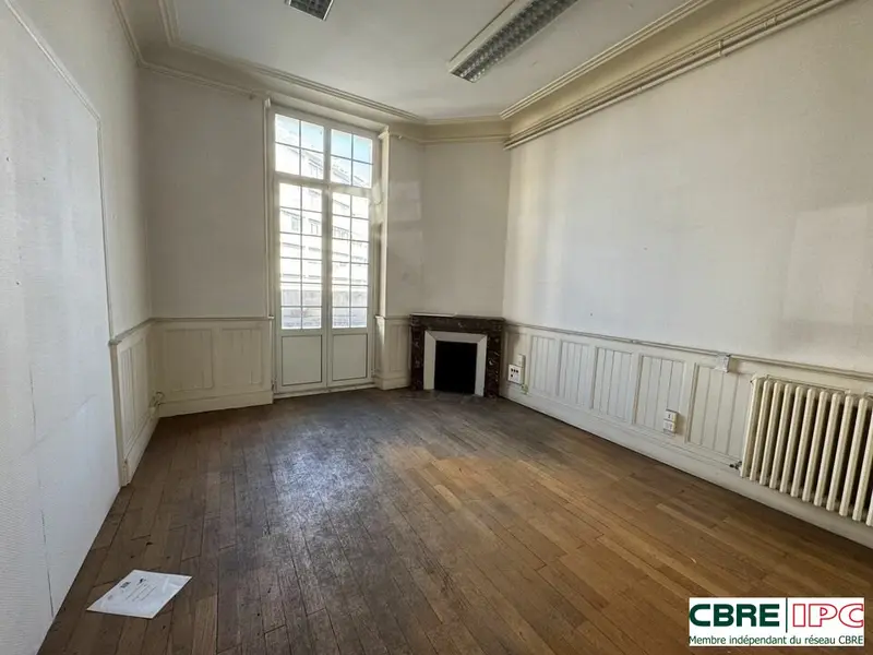 Bureau à louer - Saint-Jean-De-Luz (64500) - 195 m² - 2 380 €/mois