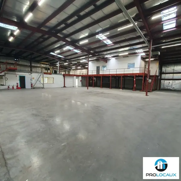 Entrepôt / Activité à vendre - Gières (38610) - 2000 m²