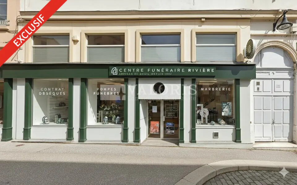 A louer Local commercial  126.8m² Lyon 04