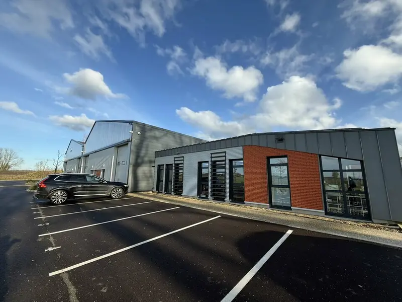 Entrepôt / Activité à louer - Pavilly (76570) - 327 m² - 2 178 €/mois