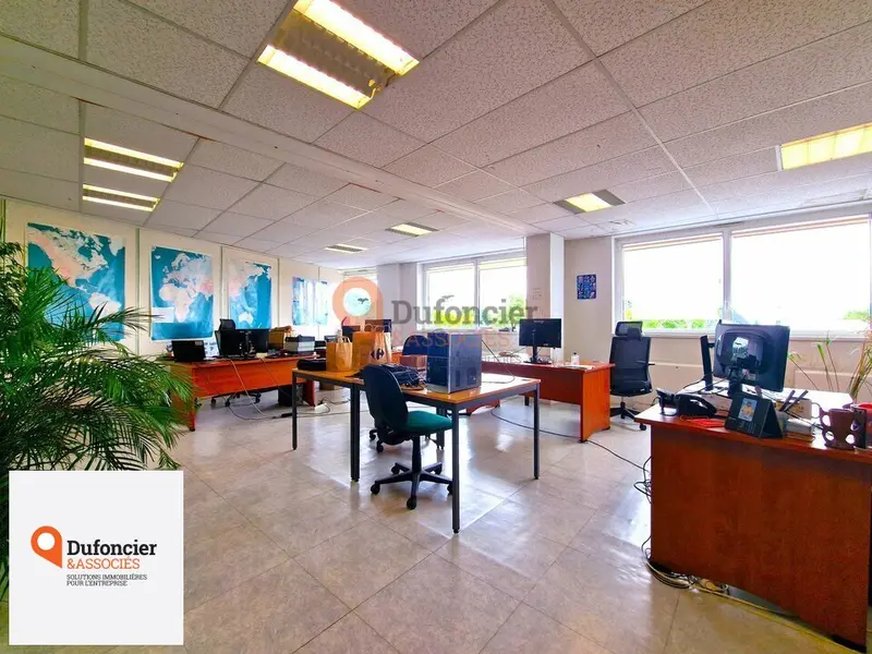 À VENDRE  BUREAUX 334M² AU FUTUROSCOPE, POITIERS