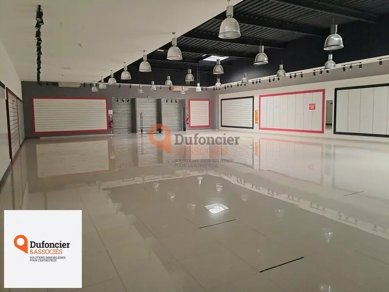 Local Commercial à louer - Antran (86100) - 388 m² - 3 718 €/mois