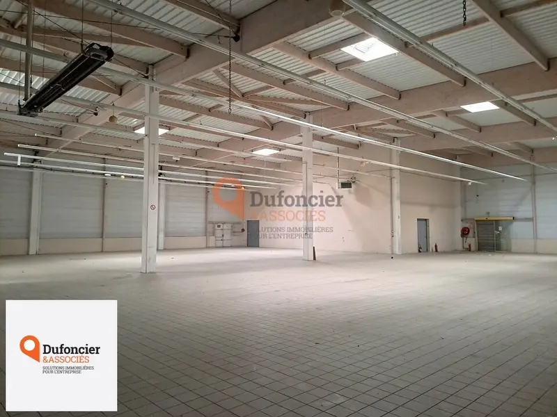 A louer Local commercial  955m² Availles-en-Châtellerault