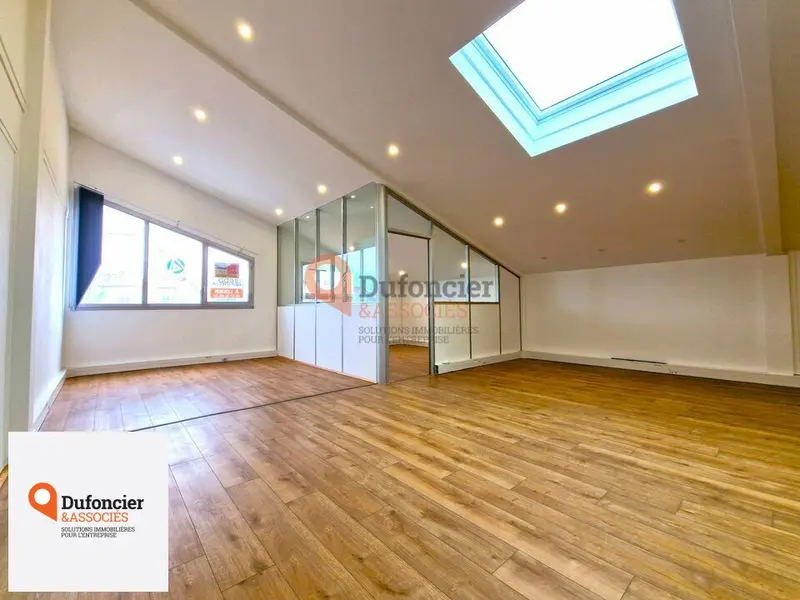 Bureau à louer - Niort (79000) - 109 m² - 1 044 €/mois