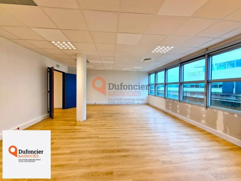 BUREAUX A LOUER CHASSENEUIL FUTUROSCOPE - ACCES A10/D910