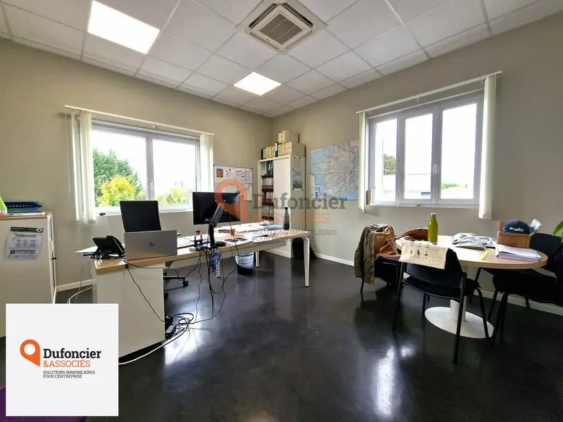 Bureau à louer - Saint-Benoît (86280) - 210 m² - 2 061 €/mois