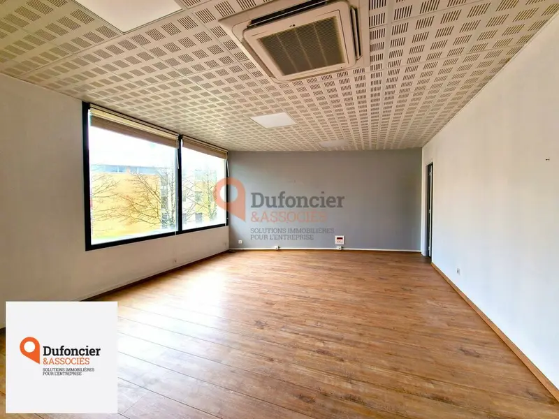 BUREAUX DE 60M² A LOUER GRAND POITIERS - SAINT BENOIT SECTEUR MEDICAL