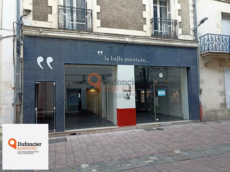 Local Commercial à louer - Poitiers (86000) - 117 m² - 3 750 €/mois