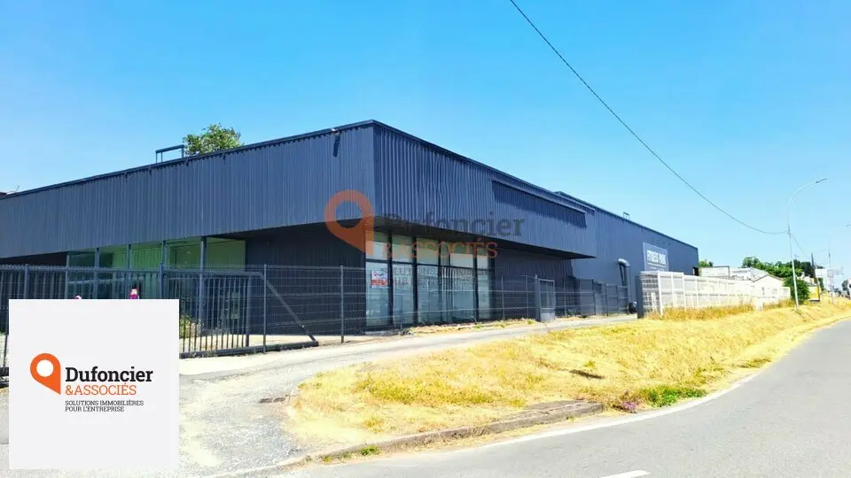 A louer Local commercial  500m² Migné-Auxances