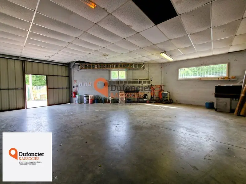 Entrepôt / Activité à louer - Saint-Benoît (86280) - 262 m² - 1 000 €/mois