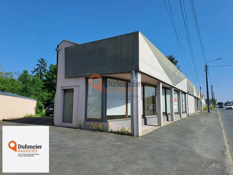 Local Commercial à vendre - Chasseneuil-Du-Poitou (86360) - 440 m²