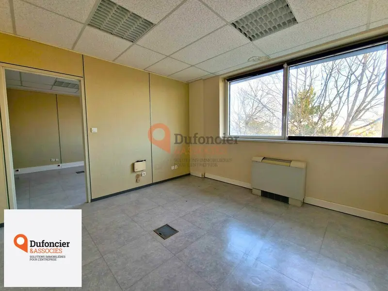 Bureau à louer - Chasseneuil-Du-Poitou (86360) - 36 m² - 338 €/mois