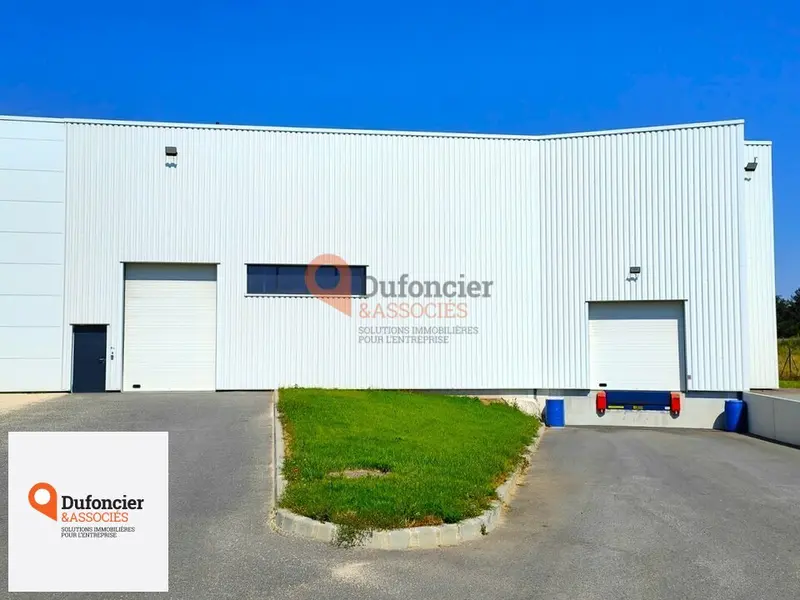 Entrepôt / Activité à louer - Dissay (86130) - 1379 m² - 8 083 €/mois