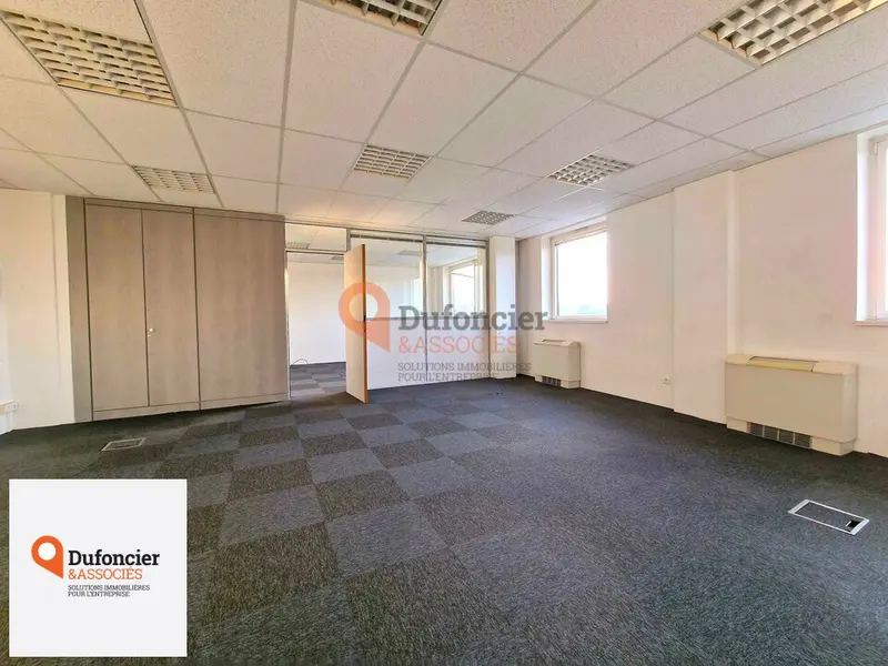 Bureau à louer - Chasseneuil-Du-Poitou (86360) - 80 m² - 734 €/mois