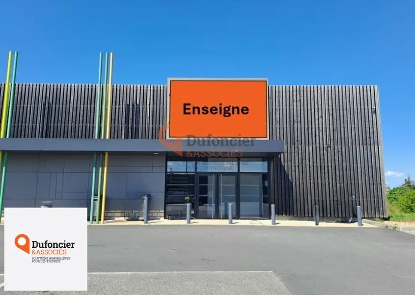 A louer Local commercial  650m² Chasseneuil-du-Poitou