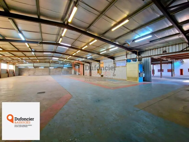 A louer Locaux d'activité 2800m² Chasseneuil-du-Poitou