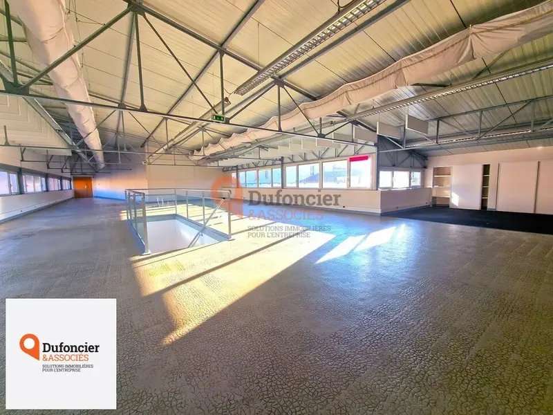 Bureau à vendre - Poitiers (86000) - 387 m²