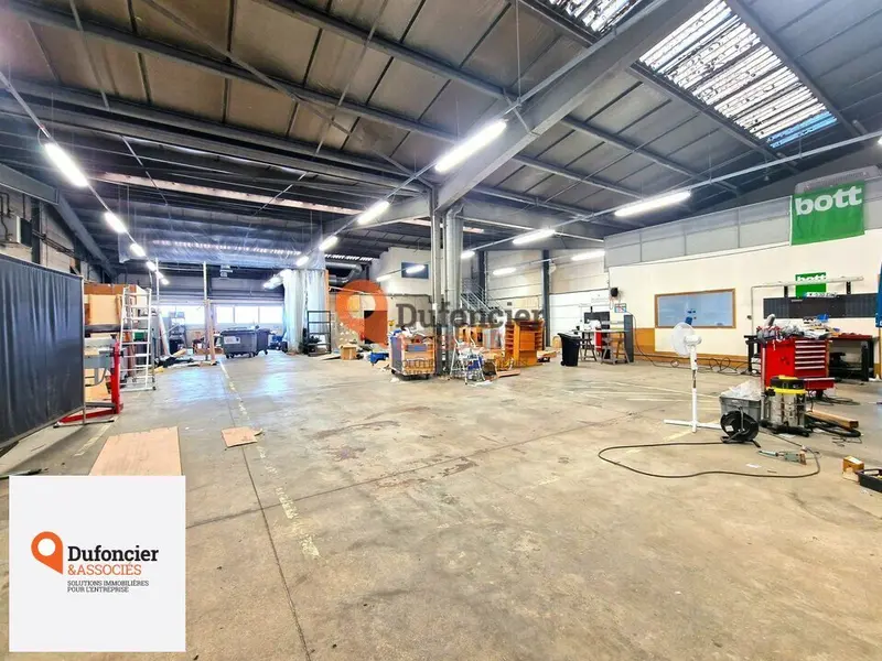 Entrepôt / Activité à louer - Poitiers (86000) - 1900 m² - 5 500 €/mois