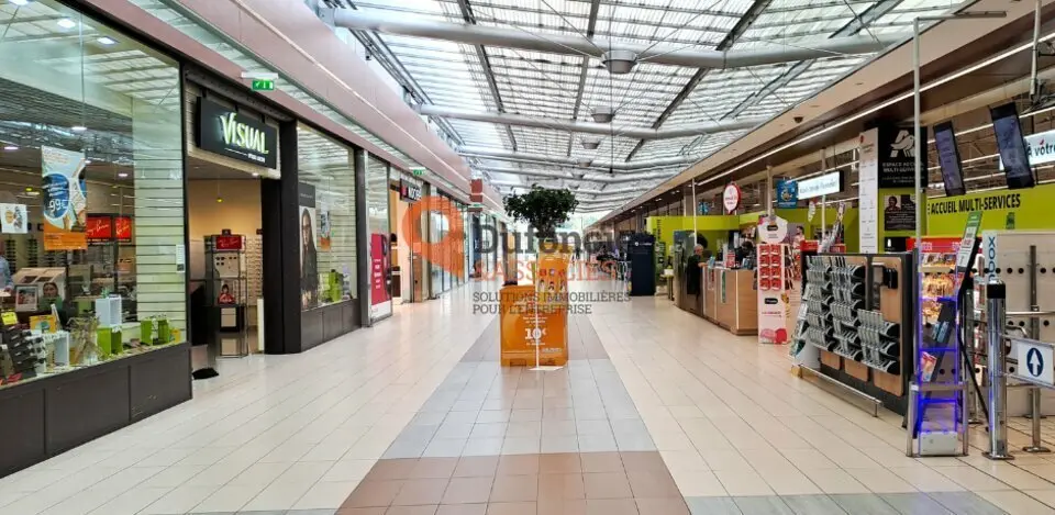 Local Commercial à louer - Antran (86100) - 2265 m²