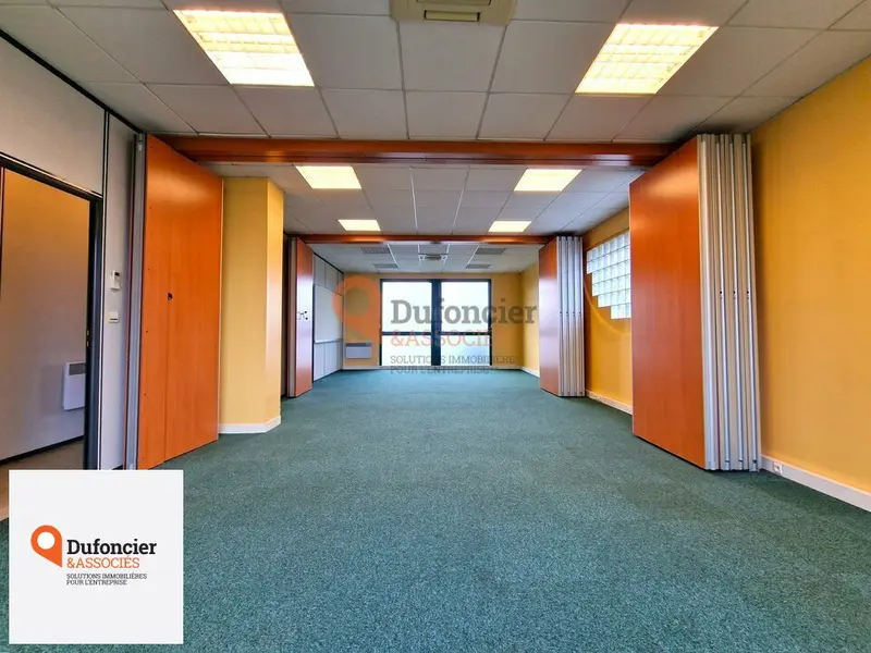 Bureau à louer - Poitiers (86000) - 205 m² - 1 708 €/mois