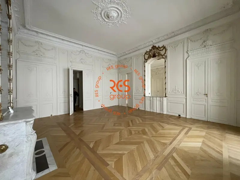 Bureau à louer - Bordeaux (33000) - 223 m² - 7 500 €/mois