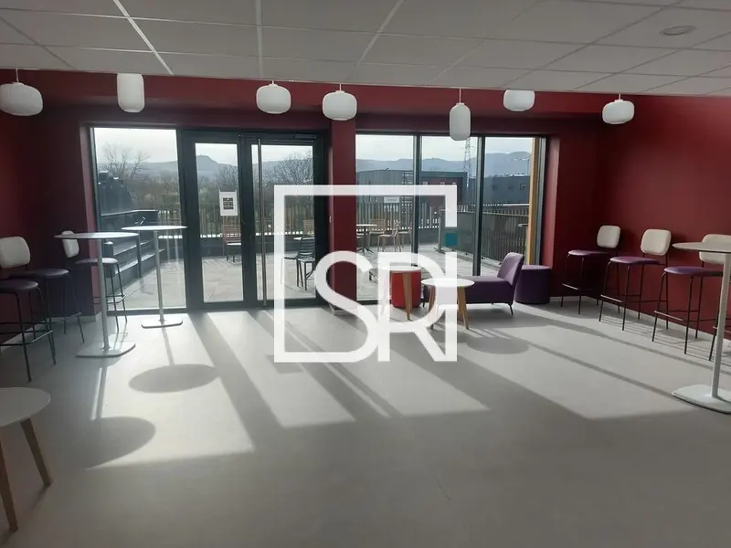 Bureau à louer - Clermont-Ferrand (63000) - 374 m² - 4 051 €/mois