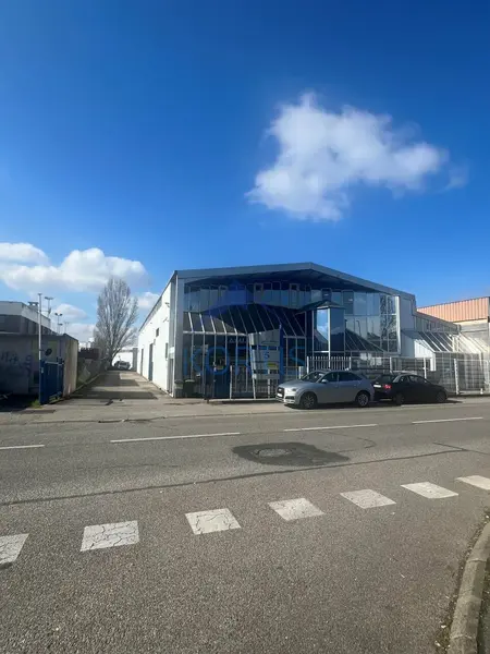 Entrepôt / Activité à louer - Vaulx-En-Velin (69120) - 2140 m² - 12 500 €/mois