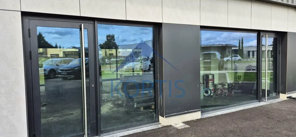 Bureau à louer - Chazay-D'Azergues (69380) - 63 m² - 1 050 €/mois