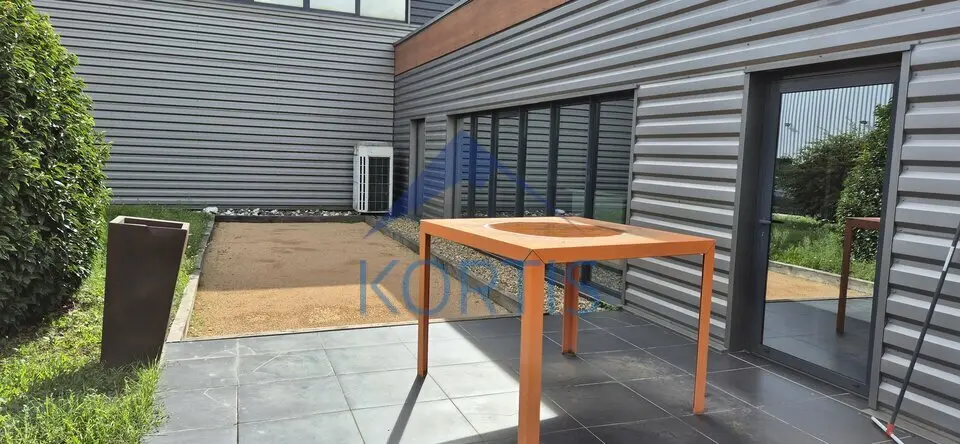 Bureau à louer - Chazay-D'Azergues (69380) - 250 m² - 3 500 €/mois