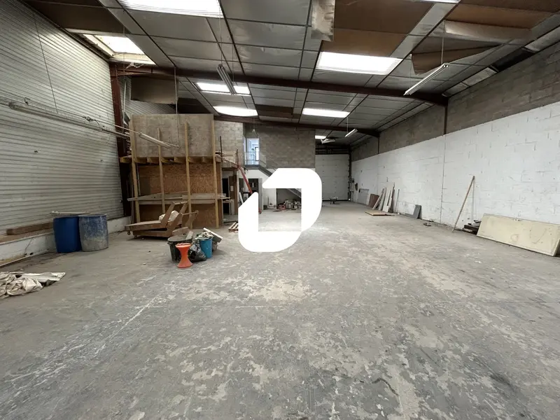 Entrepôt / Activité à louer - Livry-Sur-Seine (77000) - 1260 m²