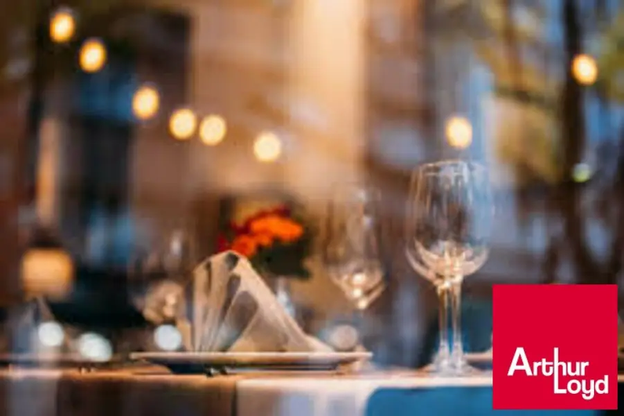 A SAISIR, ANGLET, sur axe passant, restaurant de 170 m² avec terrasse