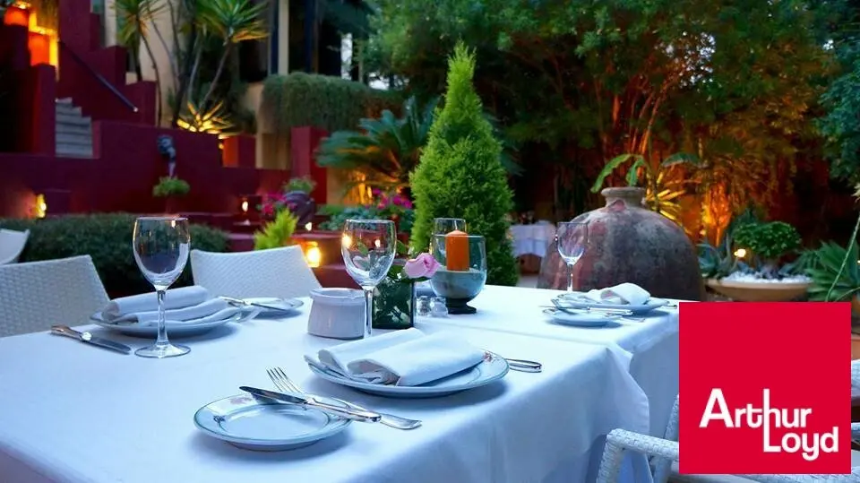 ST Jean de Luz Idéalement placé, local commercial