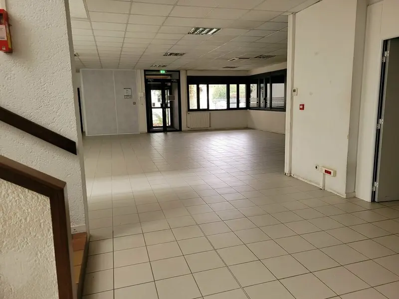 BAYONNE sur axe passant, Immeuble de bureaux de 800 m²