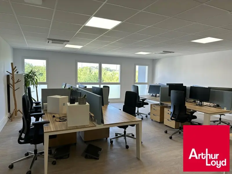pmrA LOUER BUREAU 76 M² SAINT JEAN DE LUZ
