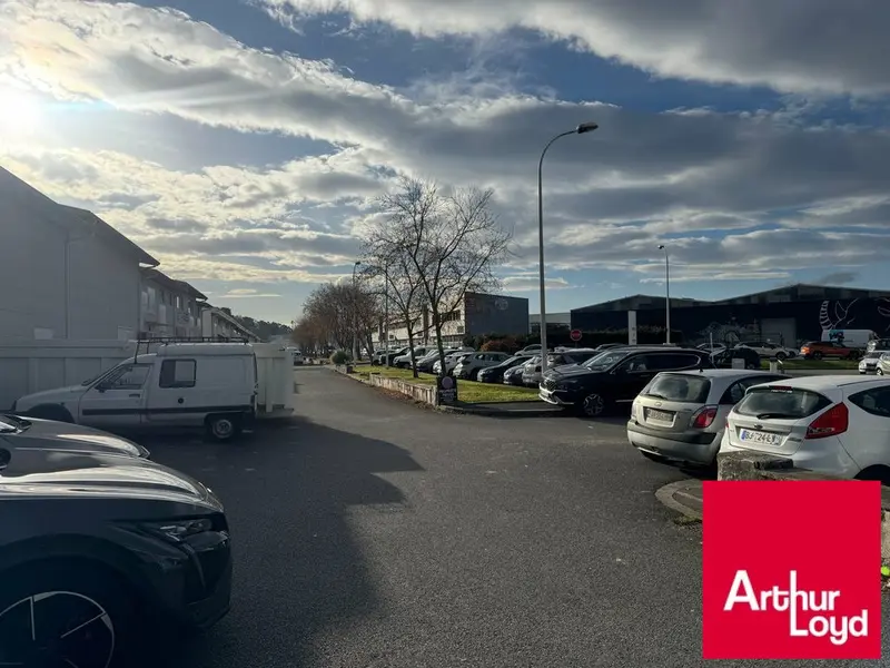 Bureau à louer - Bayonne (64100) - 180 m² - 1 800 €/mois