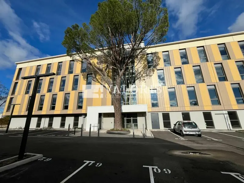 Bureau à vendre - Aix-En-Provence (13290) - 1979 m²