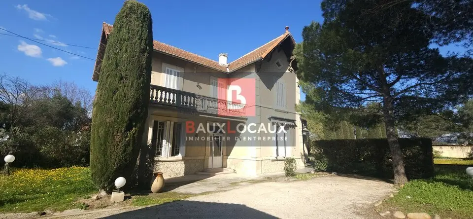 Bureau à louer - Carpentras (84200) - 230 m² - 2 300 €/mois