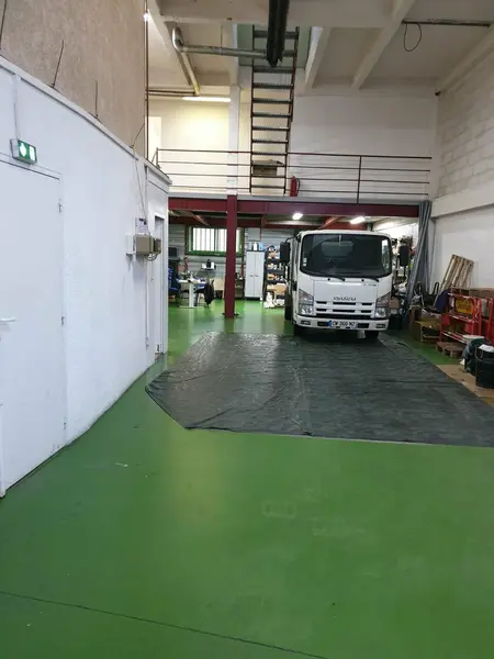 Entrepôt / Activité à vendre - Villebon-Sur-Yvette (91140) - 213 m²