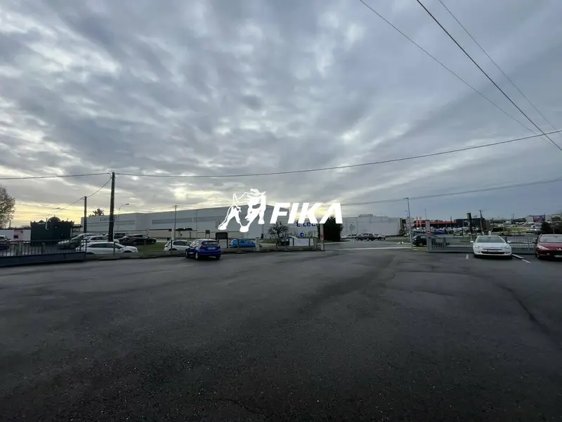 Local Commercial à vendre - Blaye (33390) - 2900 m²